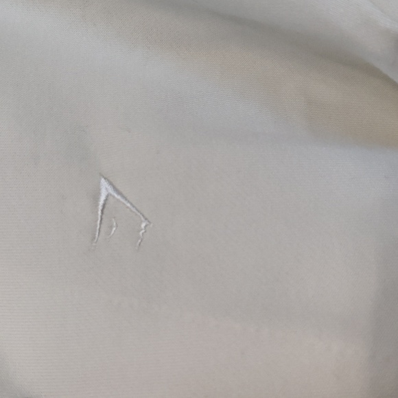 Whitney Simmons - Picture 5 of 6